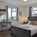 Vakantiehuis 2 Ensuite Bedroom House Near Centre Free Parking