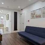 2 Ensuite Bedroom House Near Centre Free Parking *