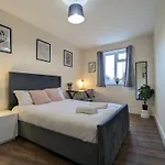 2 Ensuite Bedroom House Near Centre Free Parking