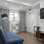 2 Ensuite Bedroom House Near Centre Free Parking York