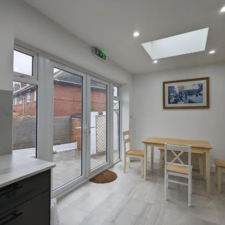 Vakantiehuis 2 Ensuite Bedroom House Near Centre Free Parking York