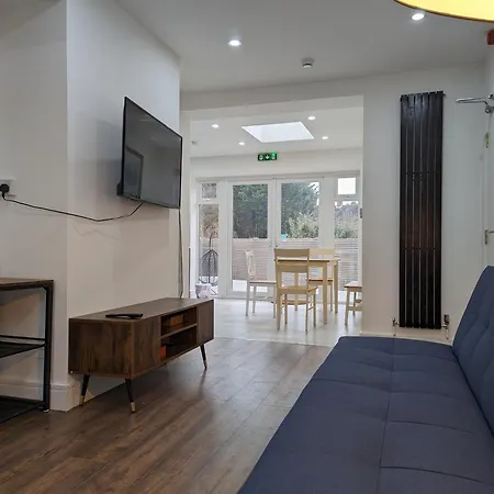 Vakantiehuis 2 Ensuite Bedroom House Near Centre Free Parking *