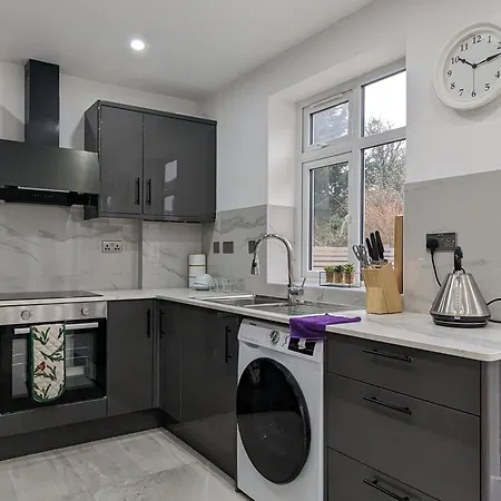 2 Ensuite Bedroom House Near Centre Free Parking Tatil Evi *