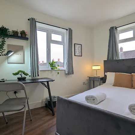 2 Ensuite Bedroom House Near Centre Free Parking Vakantiehuis York