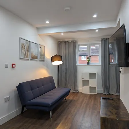 2 Ensuite Bedroom House Near Centre Free Parking *