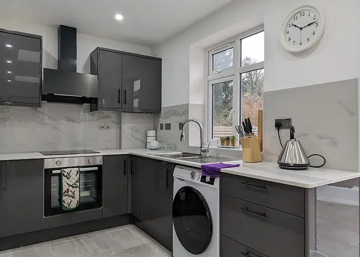 2 Ensuite Bedroom House Near Centre Free Parking Сasa de vacaciones *