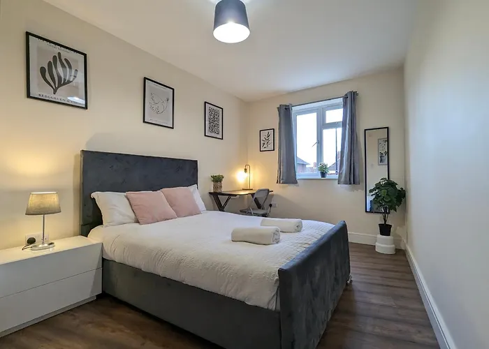 2 Ensuite Bedroom House Near Centre Free Parking